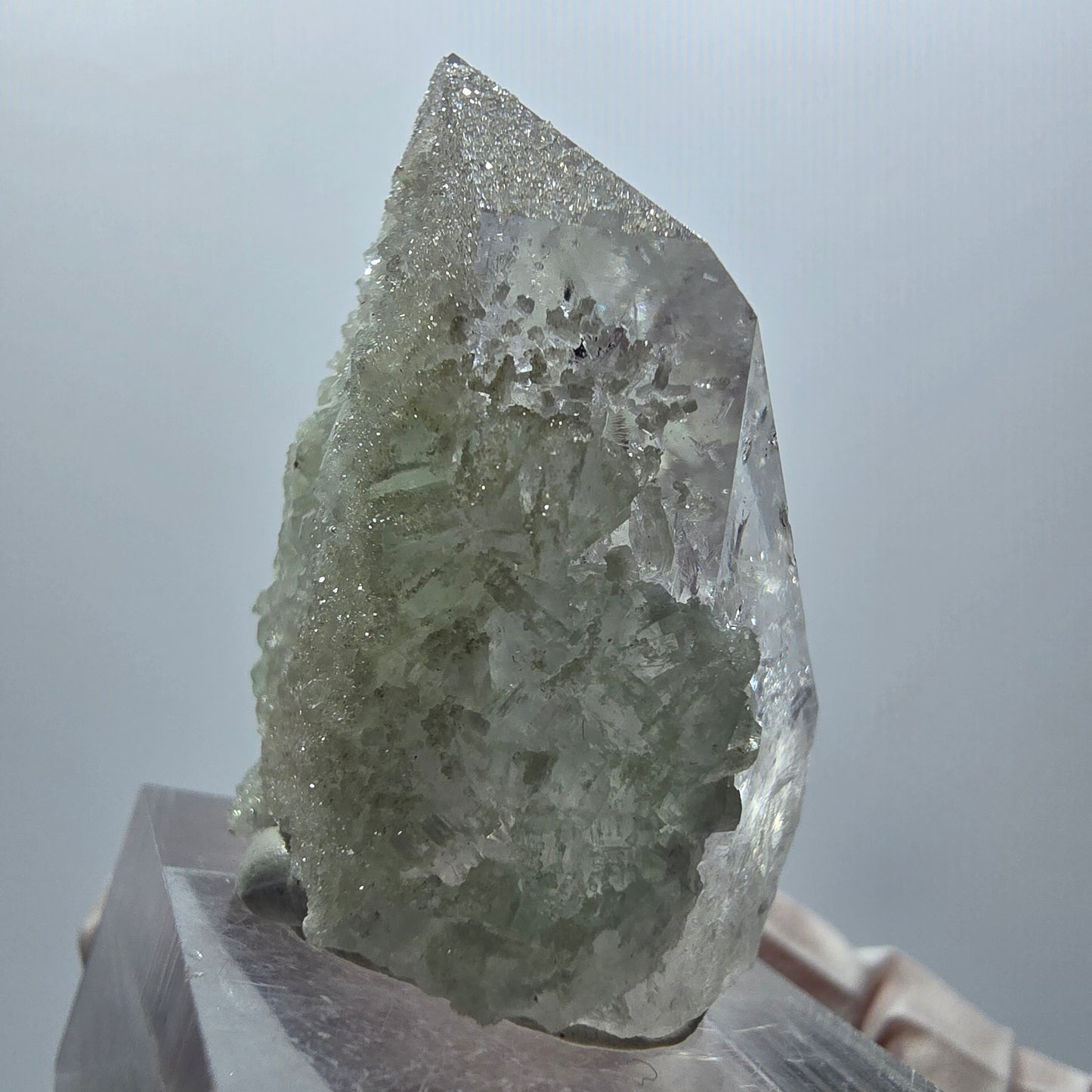 Améthyste fantôme lémurienne avec prehnite, analcime, hématite, mine Streep, Namibie 39*25*23mm #12872