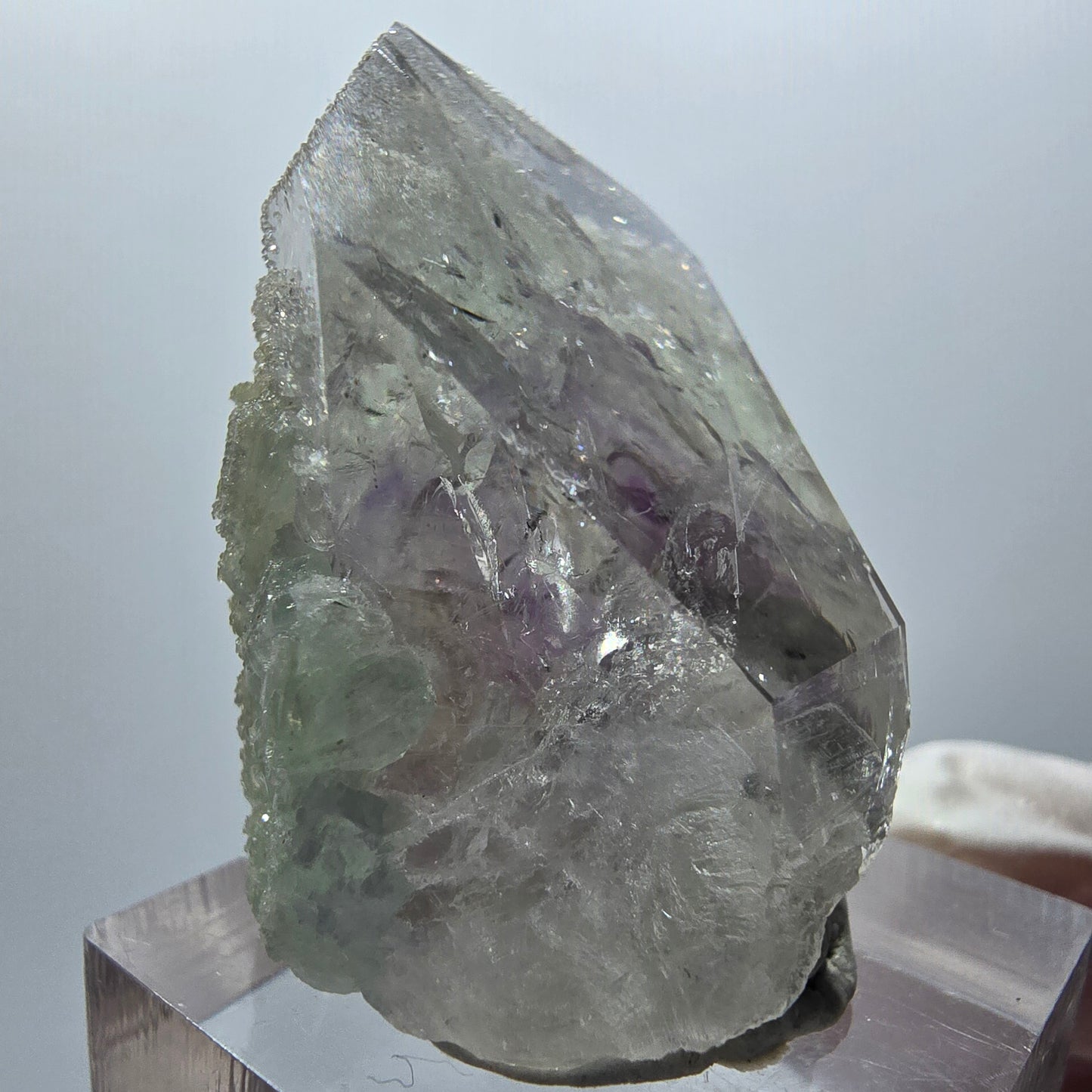 Améthyste fantôme lémurienne avec prehnite, analcime, hématite, mine Streep, Namibie 39*25*23mm #12872