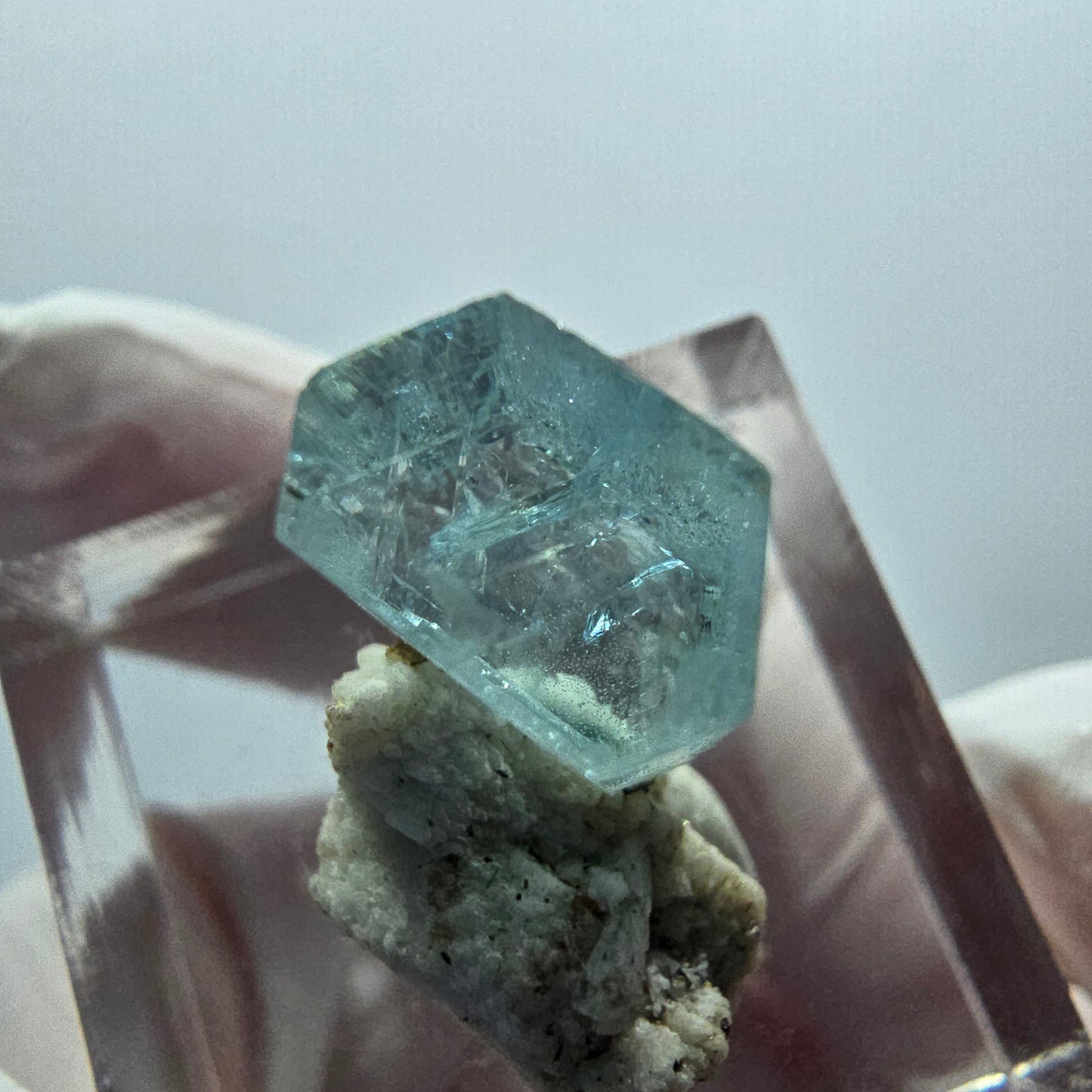 Klarer Aquamarin X Kristall mit Orthoklas Erongo, Namibia 17*14*14mm #12909