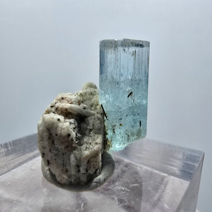 Klarer Aquamarin X Kristall mit Orthoklas Erongo, Namibia 17*14*14mm #12909