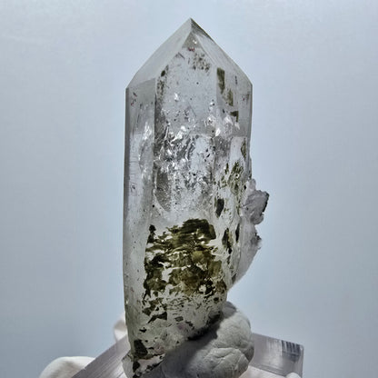 Enhydro Skelett Rauchquarz mit Chlorit, Hämatit, 1x Blase Streep Mine, Namibia 52*24*17mm #12913