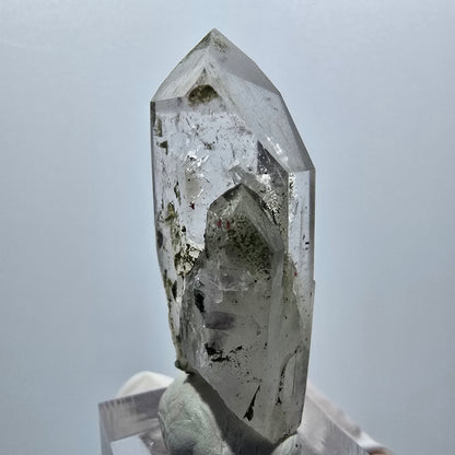 Enhydro Skelett Rauchquarz mit Chlorit, Hämatit, 1x Blase Streep Mine, Namibia 52*24*17mm #12913