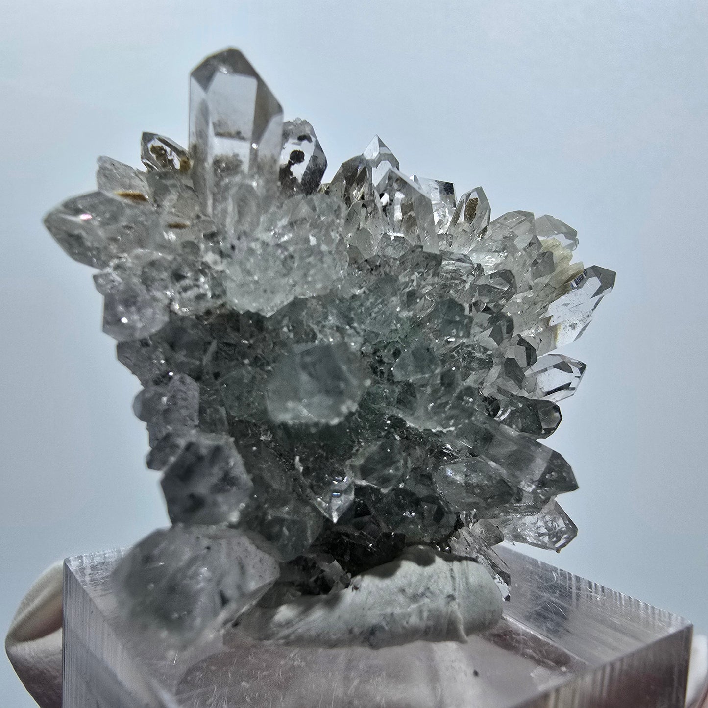 Prehnit, Starburst Quarz mit Hämatit, Chlorit Stufe Streep Mine, Namibia 38*32*16mm #12933