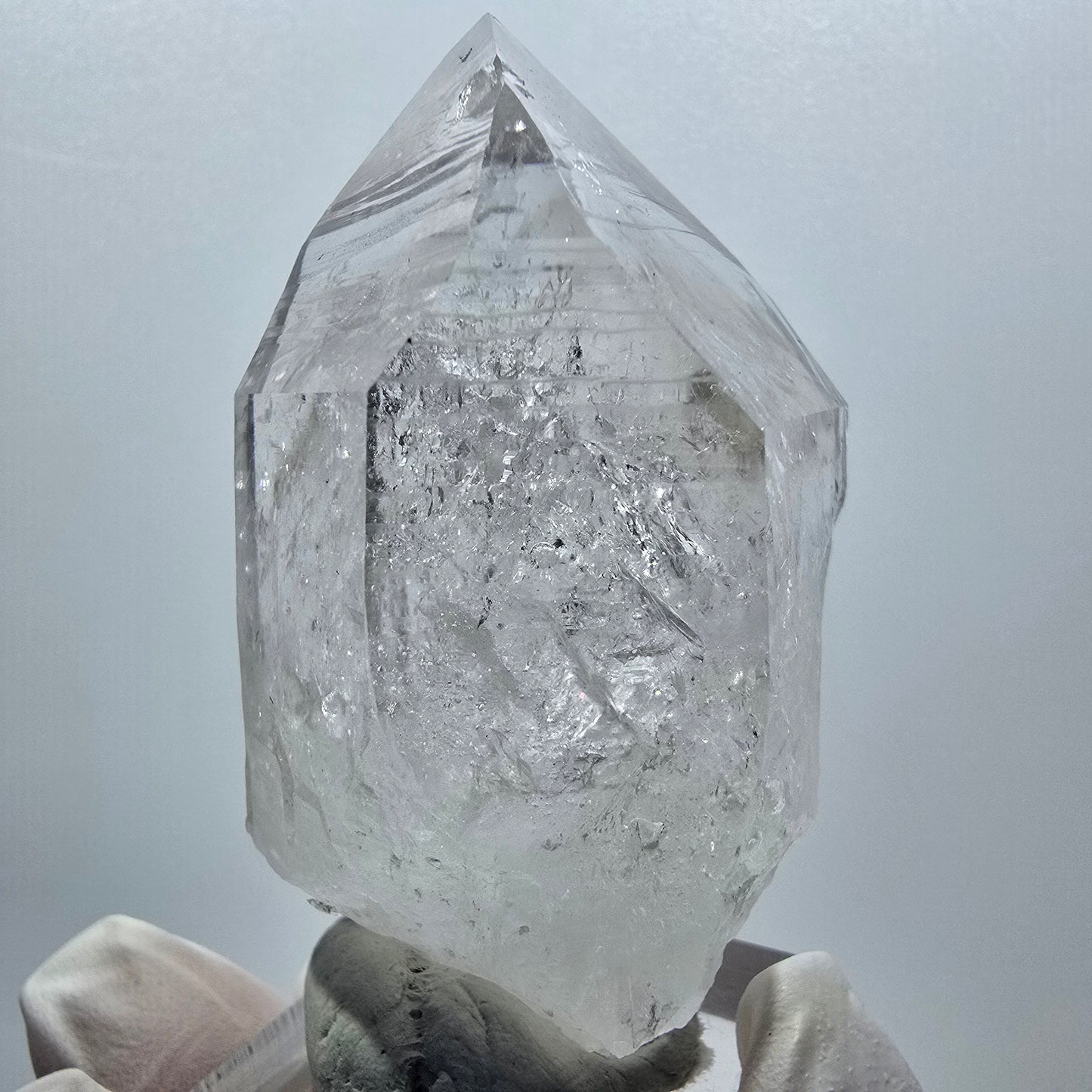 Quartz fumé fantôme Lémurien Enhydro avec Prehnite, 1x bulle Streep Mine Namibie 63*40*32mm #12947