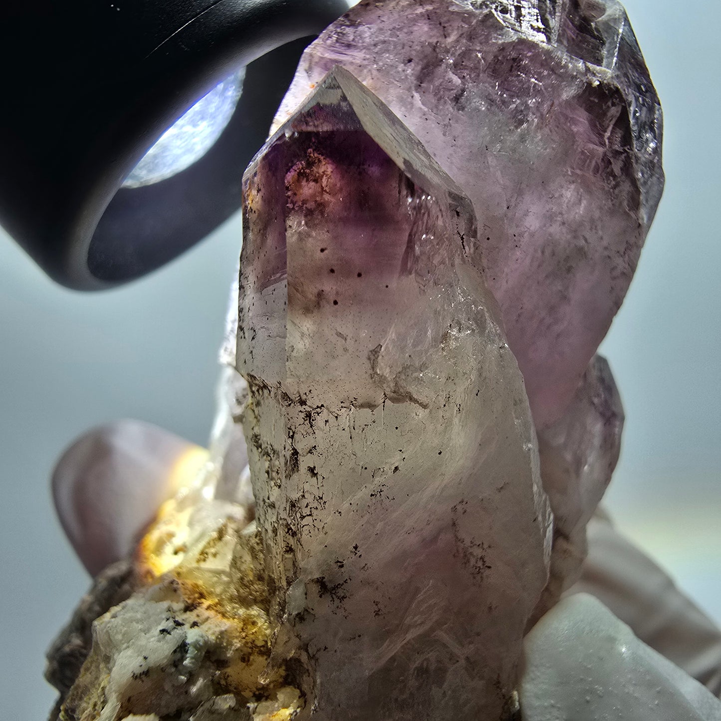 Skelett Phantom Amethyst Zepter auf Matrix Stufe Goboboseb, Namibia 66*48*45mm #12964