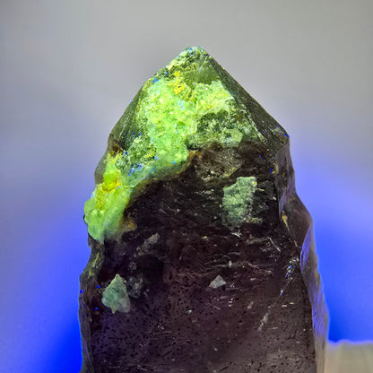 Skelett Phantom Amethyst mit Hyalit Opal auf Matrix Erongo, Namibia 72*32*23mm #12993