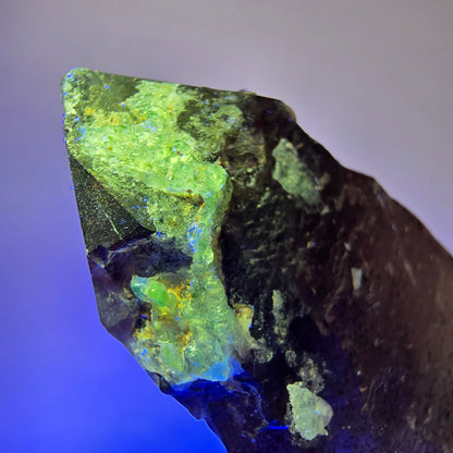Skelett Phantom Amethyst mit Hyalit Opal auf Matrix Erongo, Namibia 72*32*23mm #12993
