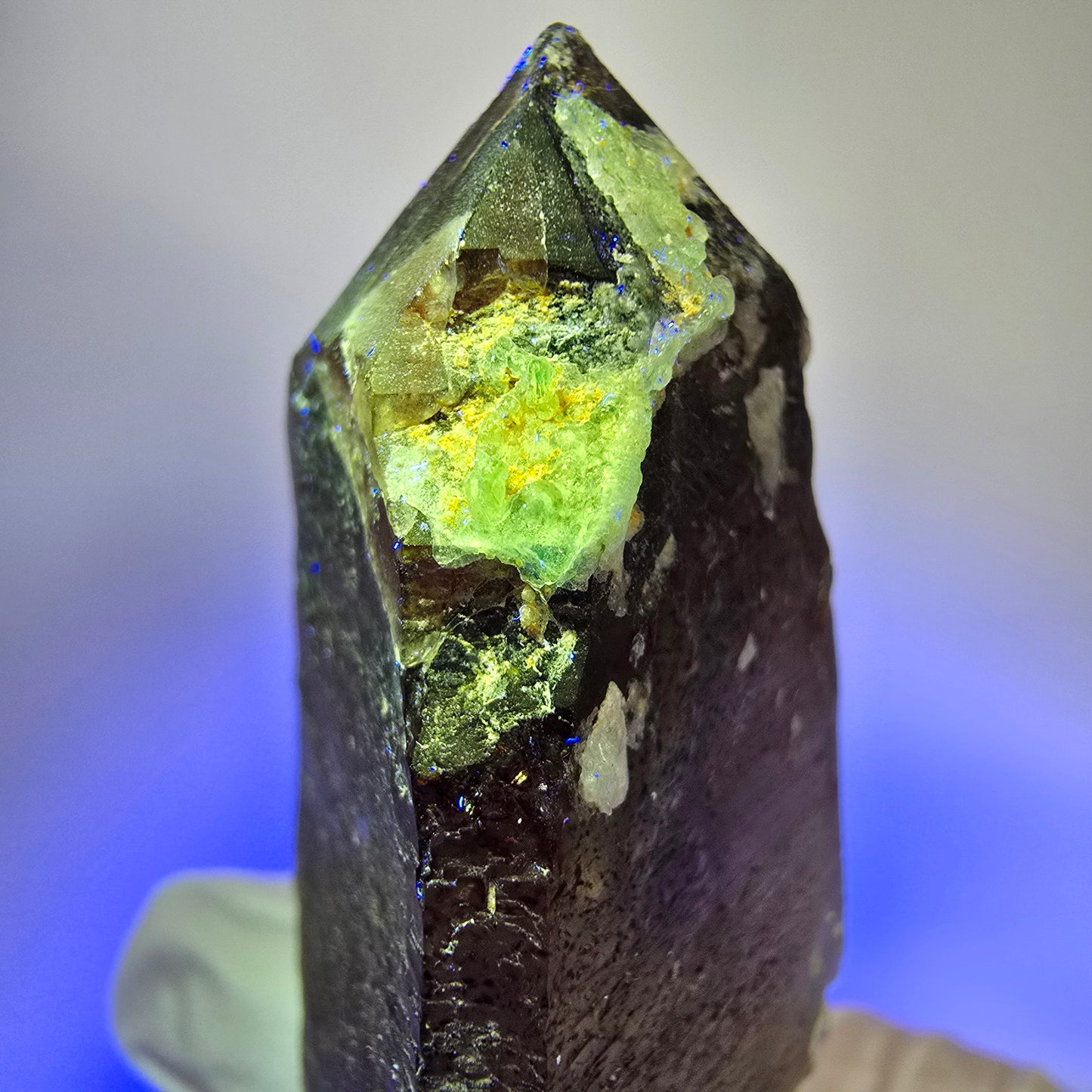 Skelett Phantom Amethyst mit Hyalit Opal auf Matrix Erongo, Namibia 72*32*23mm #12993