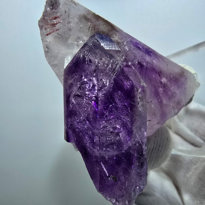 Harlekin Phantom Amethyst mit Analcim Stufe Streep Mine Gobob Namibia 66*54*35mm