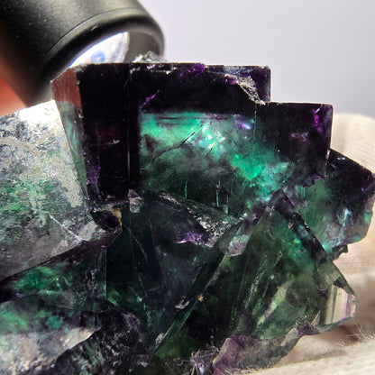 Rare spécimen de cube de fluorite fantôme, parqueté zonal Okorusu Namibie 70*51*43mm 