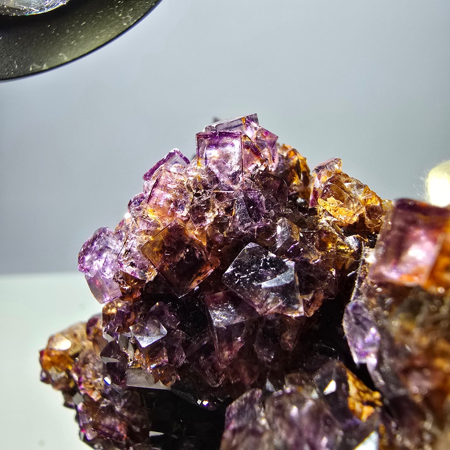 Grand spécimen de cube de fluorite fantôme, vert, jaune, violet, Okorusu, Namibie, 110 x 66 x 50 mm 