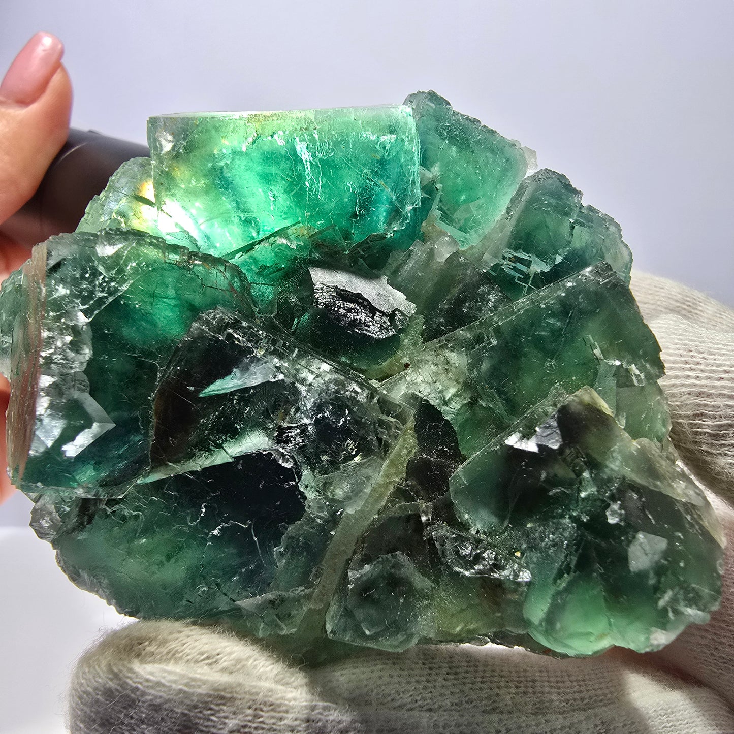 Grand spécimen de cube de fluorite fantôme, vert parqueté Okorusu, Namibie 84*80*40 mm 