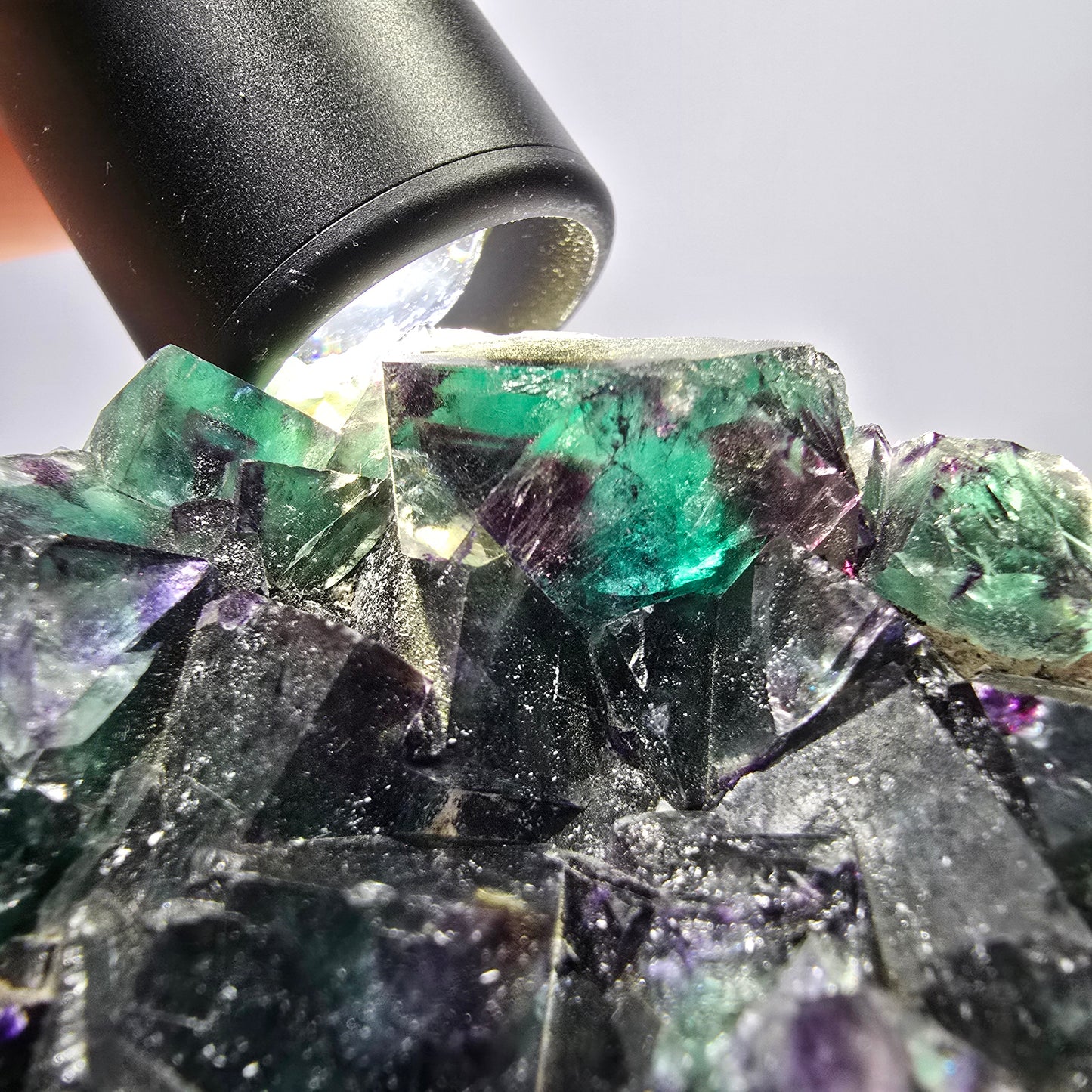 Grand spécimen de cube de fluorite fantôme, vert violet Okorusu Namibie 99*74*32mm 
