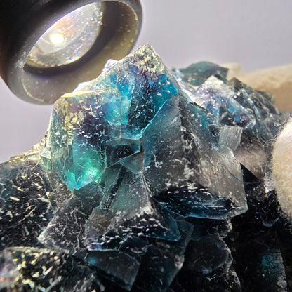 Grand spécimen de cube de fluorite fantôme, zonal – Nouvelle découverte ! Okorusu, Namibie, 105 x 79 x 31 mm 