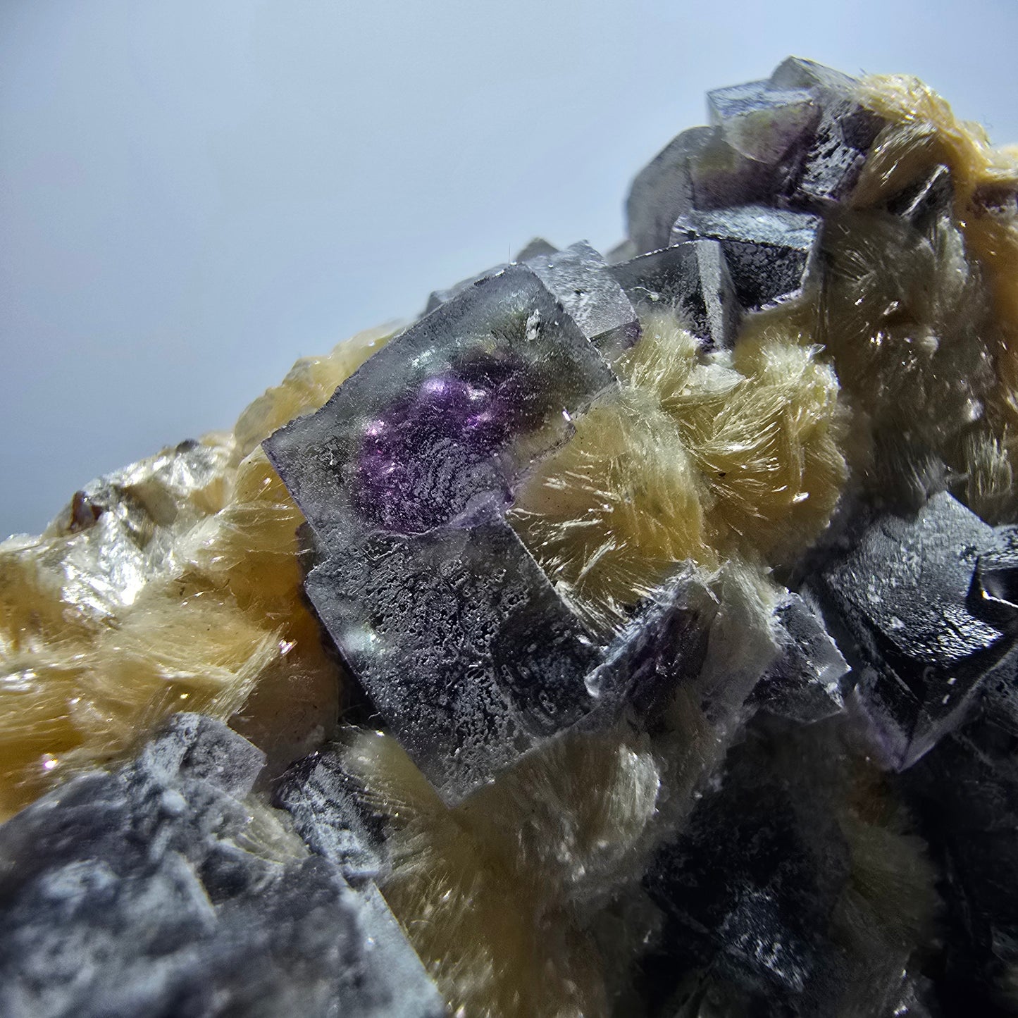 Bunte Phantom Fluorit Würfel Schörl Turmalin Muskovit Erongo, Namibia 55*46*21mm