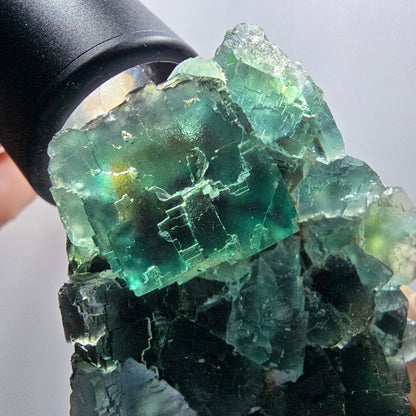 Seltene Phantom Fluorit Würfel Stufe parkettiert grün Okorusu, Namibia 70*54*38mm #13043