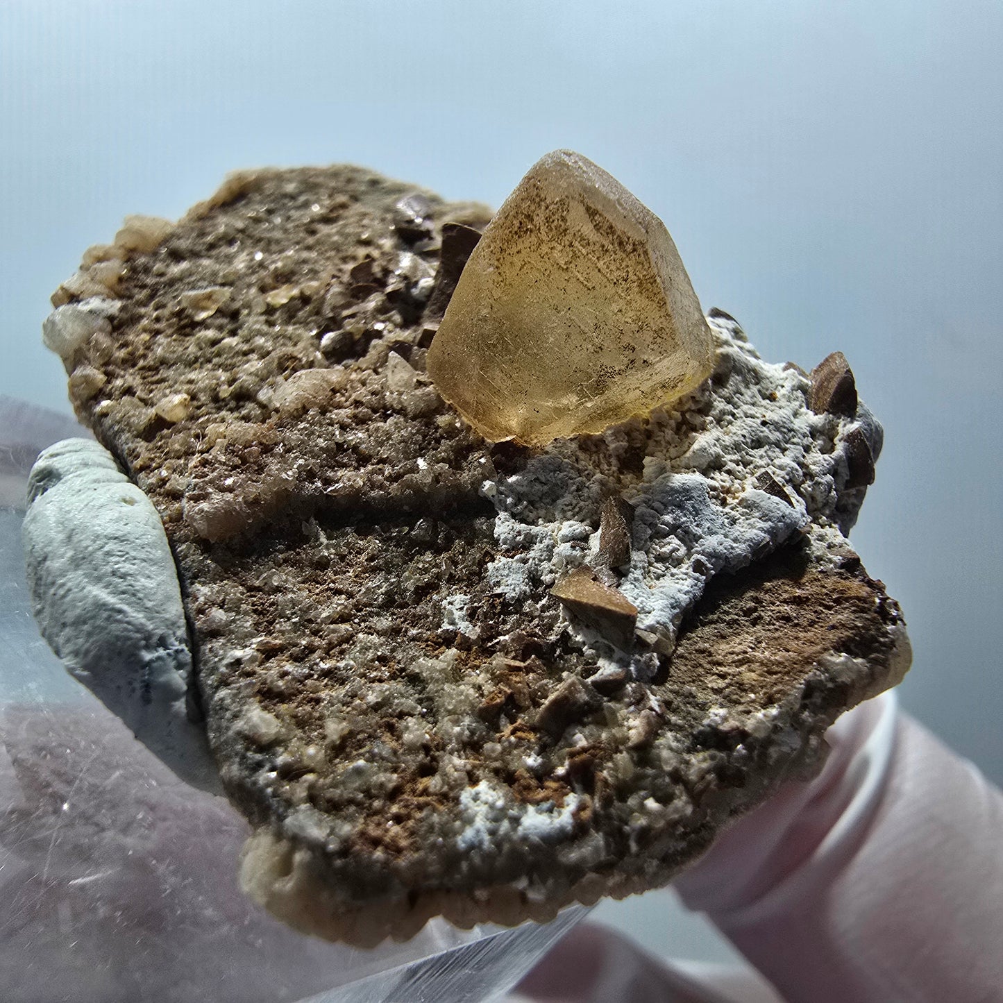 Seltene Calcit X auf Matrix Kristall Spitze, gelb Erongo, Namibia 40*28*13mm #13088