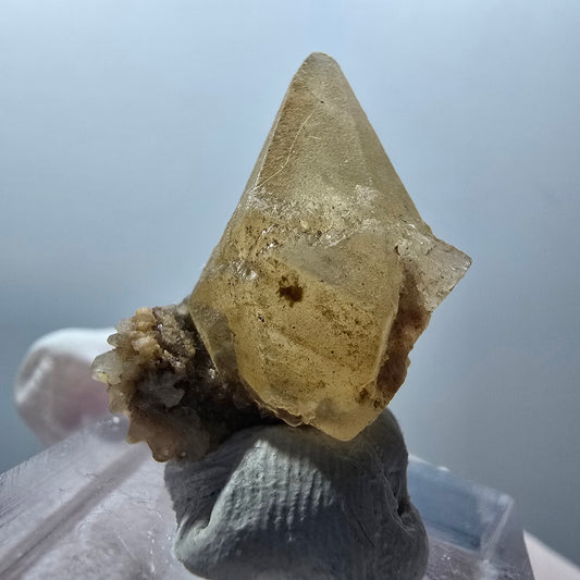 Seltene Calcit X auf Matrix Kristall Spitze, gelb Erongo, Namibia 25*21*16mm #13089