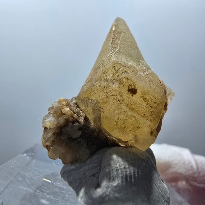 Seltene Calcit X auf Matrix Kristall Spitze, gelb Erongo, Namibia 25*21*16mm #13089