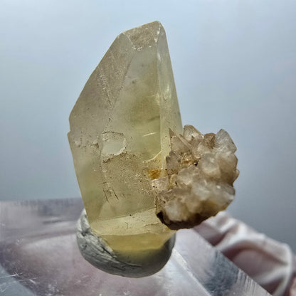 Seltene Calcit X auf Matrix Kristall Spitze, gelb Erongo, Namibia 25*22*14mm #13095