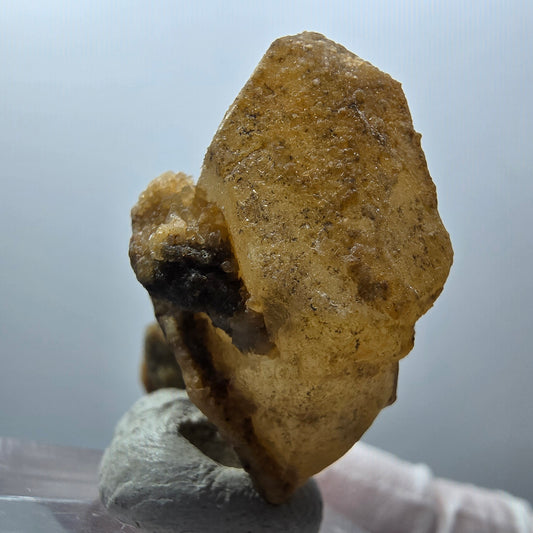Seltene Calcit X auf Matrix Kristall Spitze, gelb Erongo, Namibia 35*22*19mm #13096