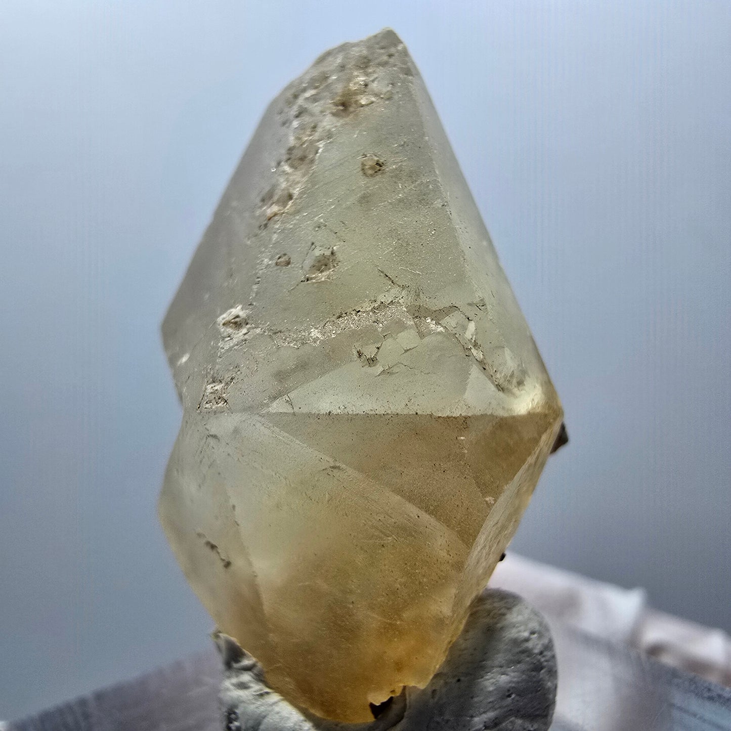 Seltene Calcit X Kristall Spitze, gelb Erongo, Namibia 32*22*17mm #13102