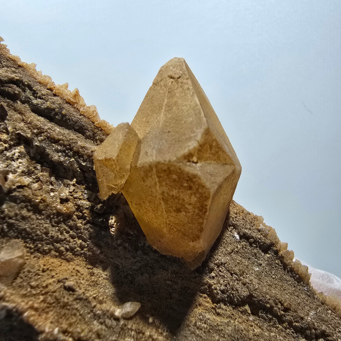 Seltene Calcit XX auf Matrix Kristall Spitze, gelb Erongo, Namibia 108*43*38mm #13116