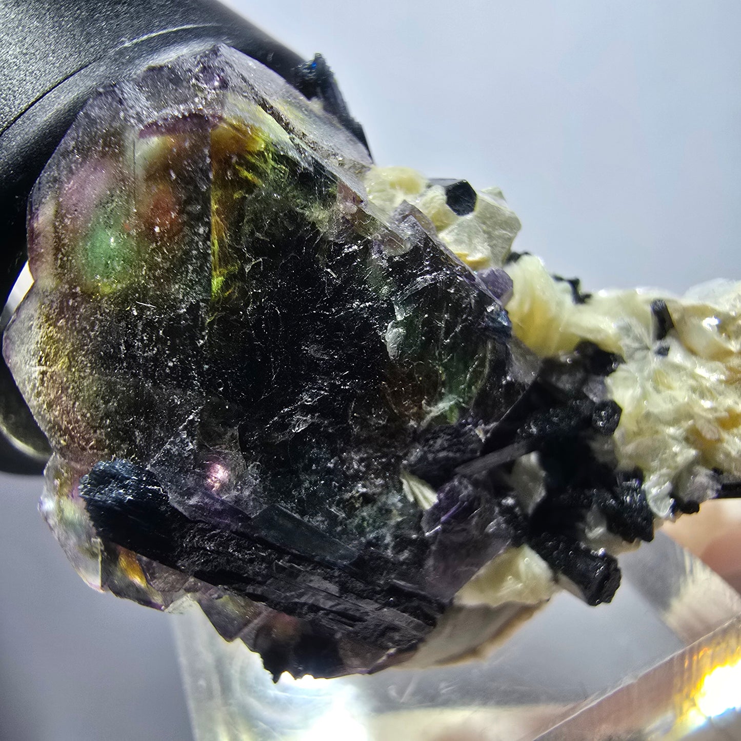 Bunte Phantom Fluorit Würfel, Schörl Turmalin, Muskovit Stufe Erongo, Namibia 38*30*22mm #13129