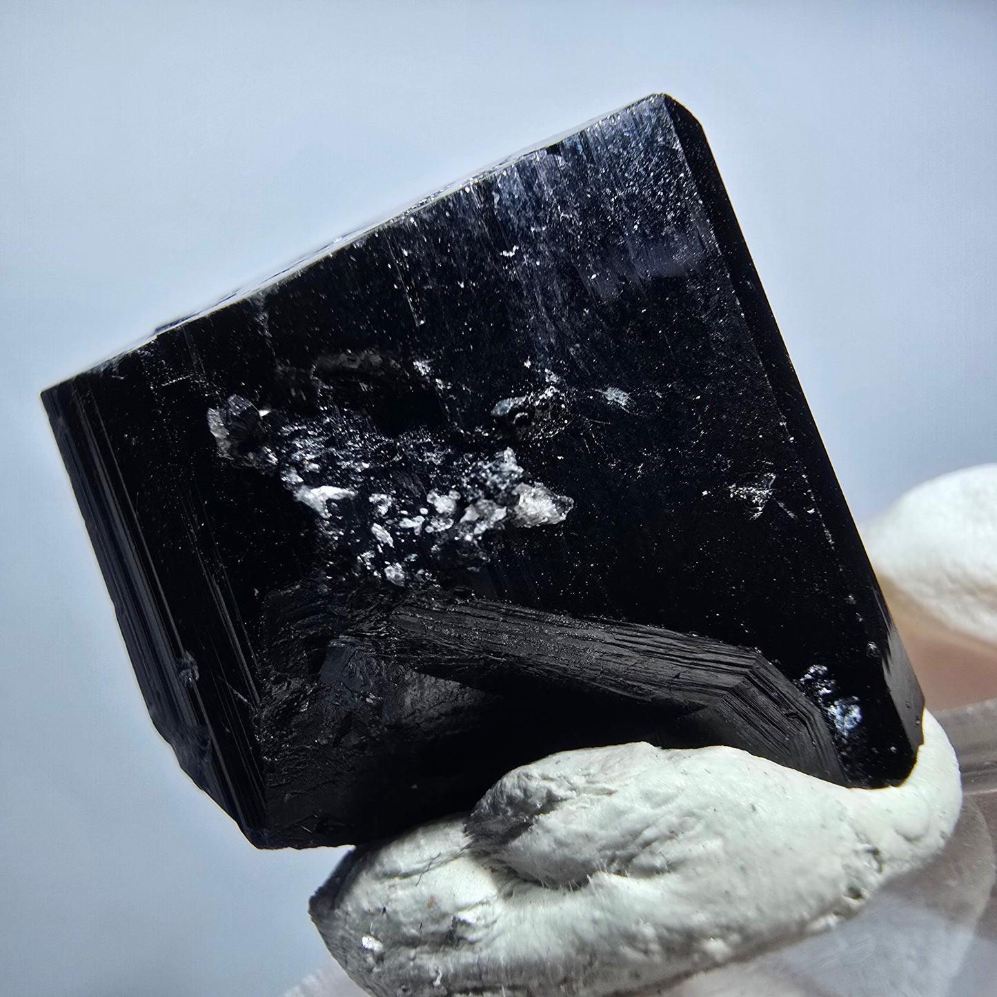Symmetrischer Schörl Turmalin mit Orthoklas Erongo, Namibia 27*27*29mm #13147