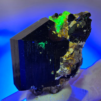 Symmetrische Schörl Turmalin, Rauchquarz, Hyalit Opal Stufe Erongo, Namibia 40*33*28mm #13161