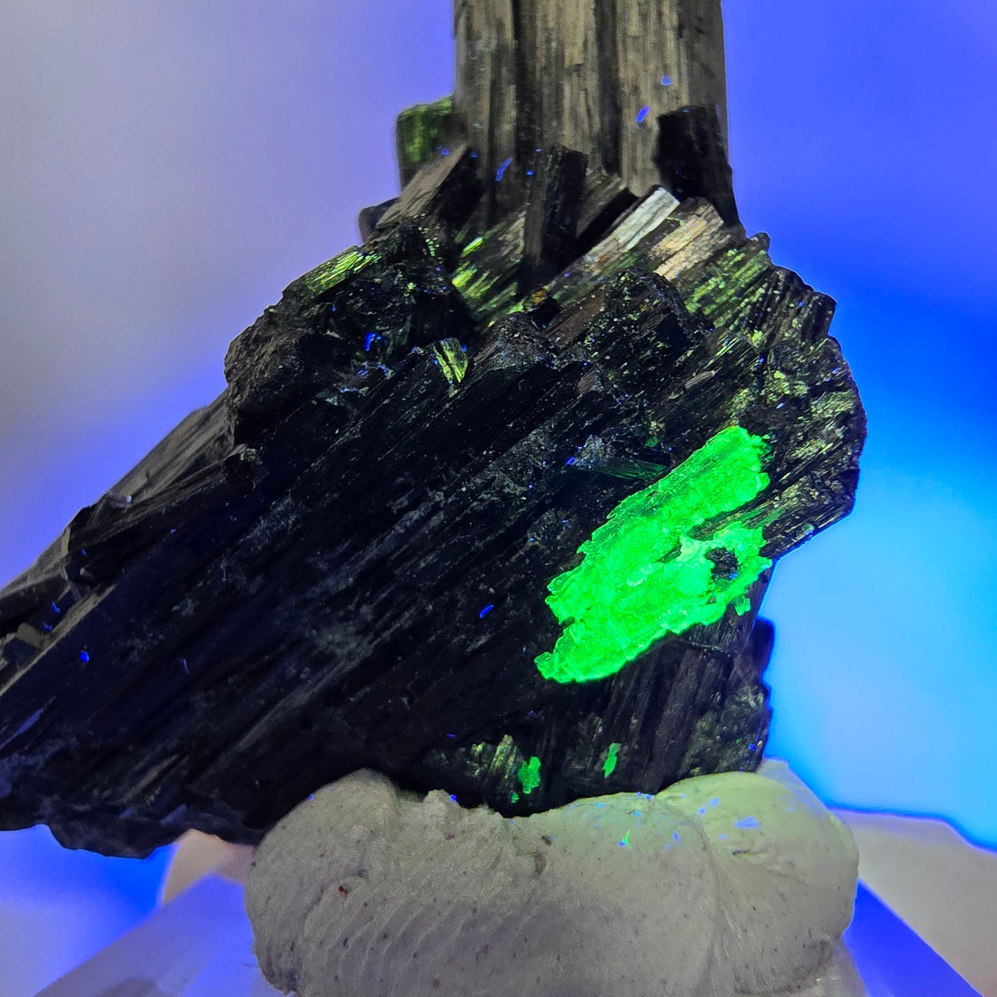 Seltene Schörl Turmalin, Hyalit Opal Stufe Erongo, Namibia 49*28*27mm #13164