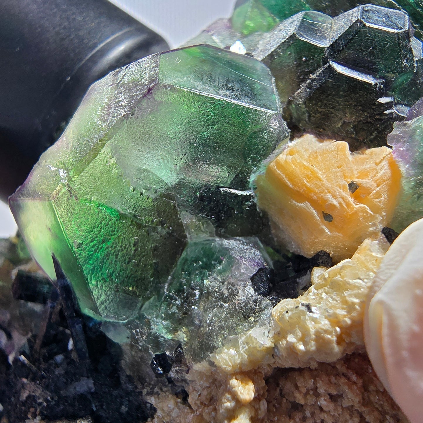 Phantom Fluorit, hexagonal, Hyalit, Schörl Turmalin, Muskovit Erongo, Namibia 103*41*46mm #13192