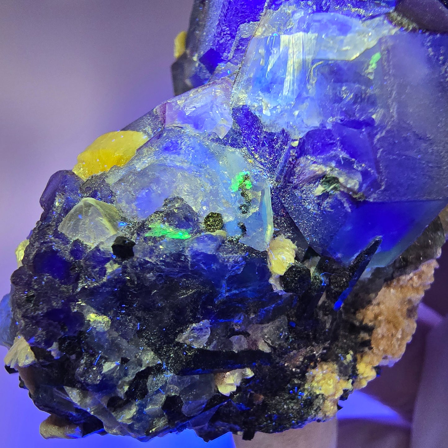 Phantom Fluorit, hexagonal, Hyalit, Schörl Turmalin, Muskovit Erongo, Namibia 103*41*46mm #13192