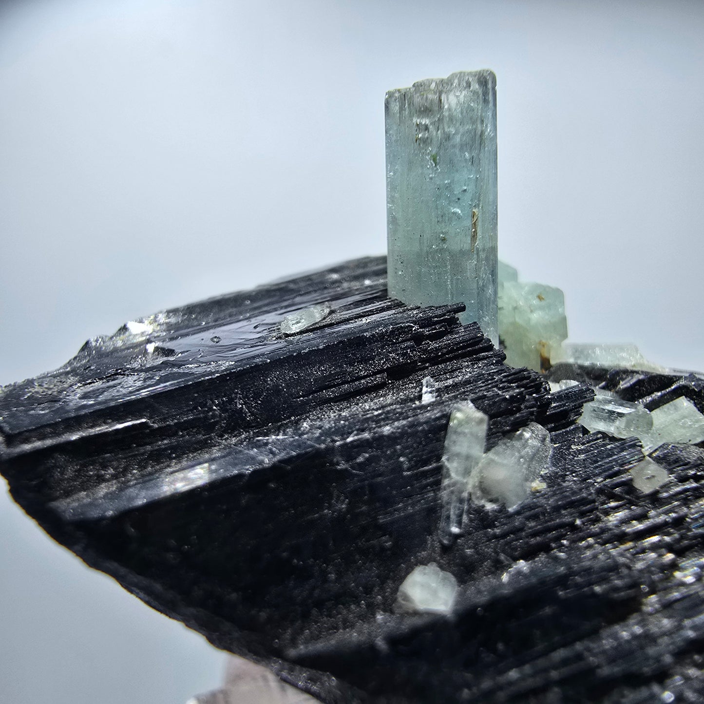 Seltene Aquamarin XX auf Schörl Turmalin Erongo, Namibia 38*30*21mm #13195