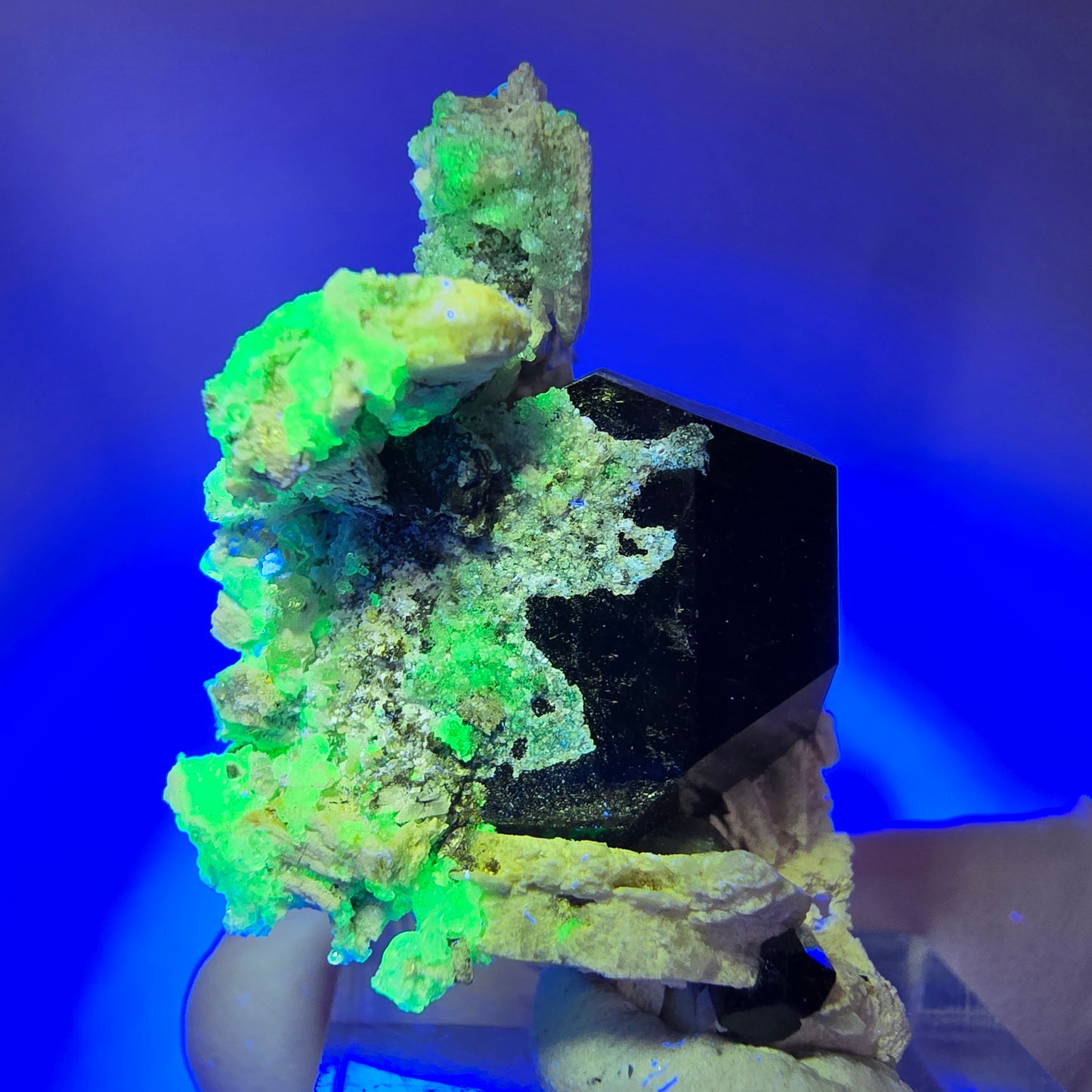 Symmetrische Schörl Turmalin, Hyalit Opal, Orthoklas Stufe Erongo, Namibia 38*27*22mm #13201