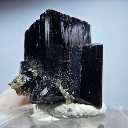 Symmetrische Schörl Turmalin Stufe Erongo, Namibia 20*17*16mm #13207