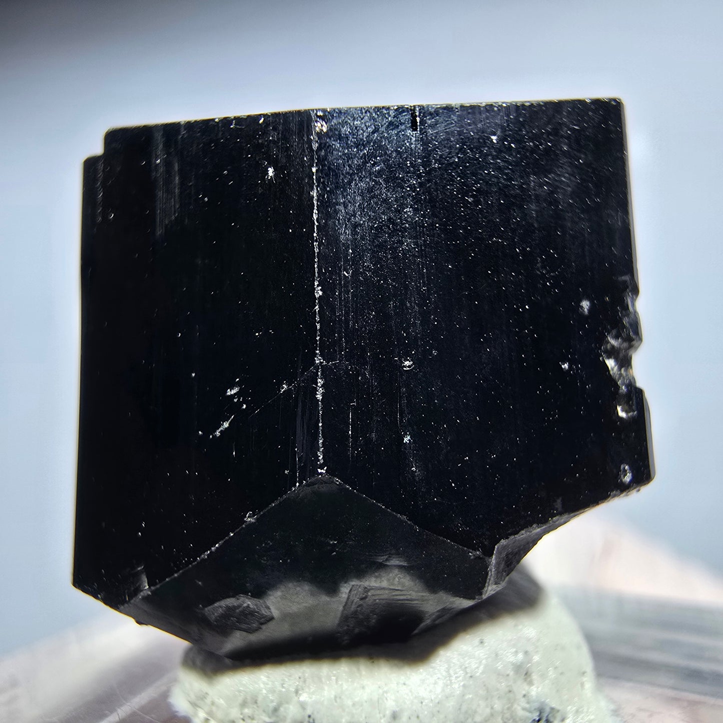 Symmetrische Schörl Turmalin Stufe Erongo, Namibia 22*20*17mm #13214