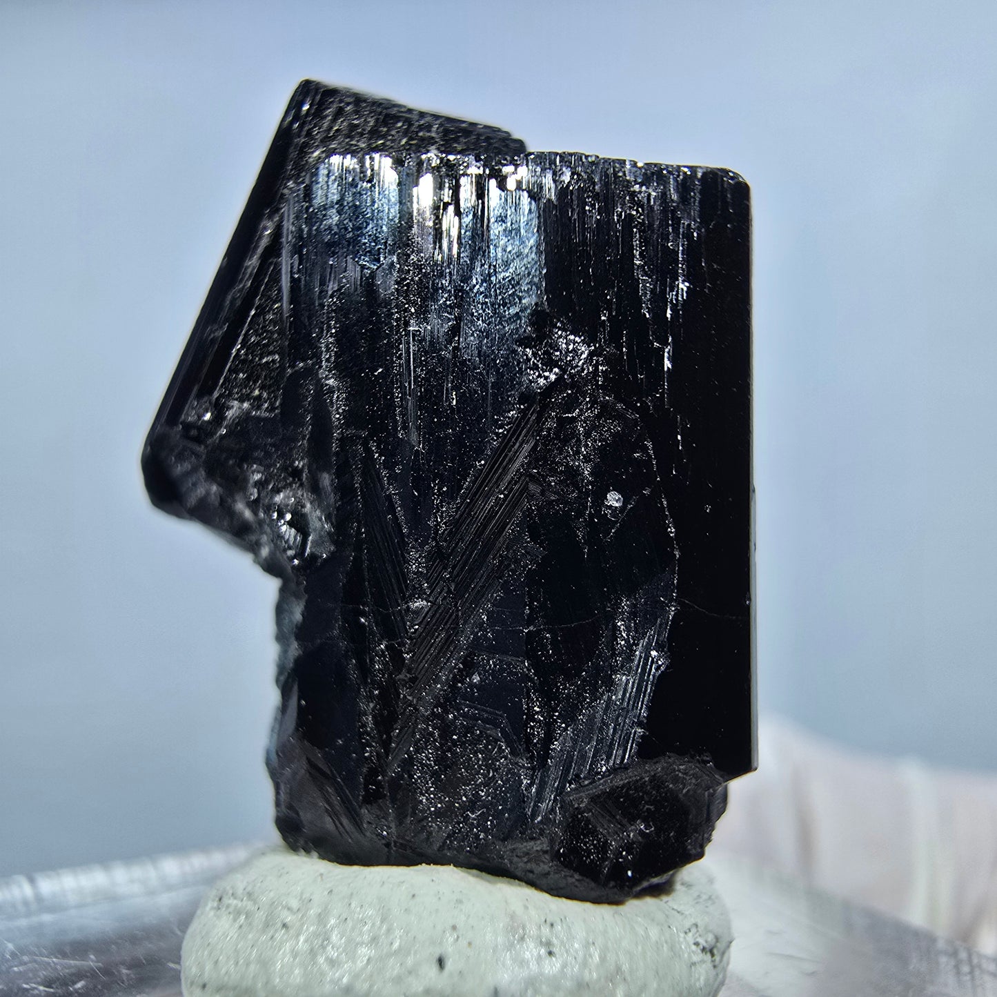 Seltene Schörl Turmalin Stufe, schwarz Erongo, Namibia 23*18*13mm #13216