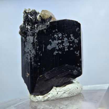 Symmetrische Schörl Turmalin, Rauchquarz Stufe Erongo, Namibia 23*22*19mm #13217