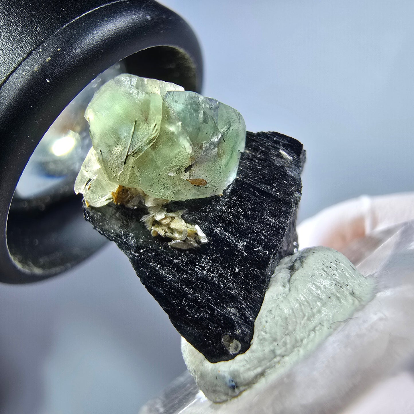 Phantom Fluorit Würfel auf Schörl Turmalin Erongo, Namibia 147*16*16mm #13223