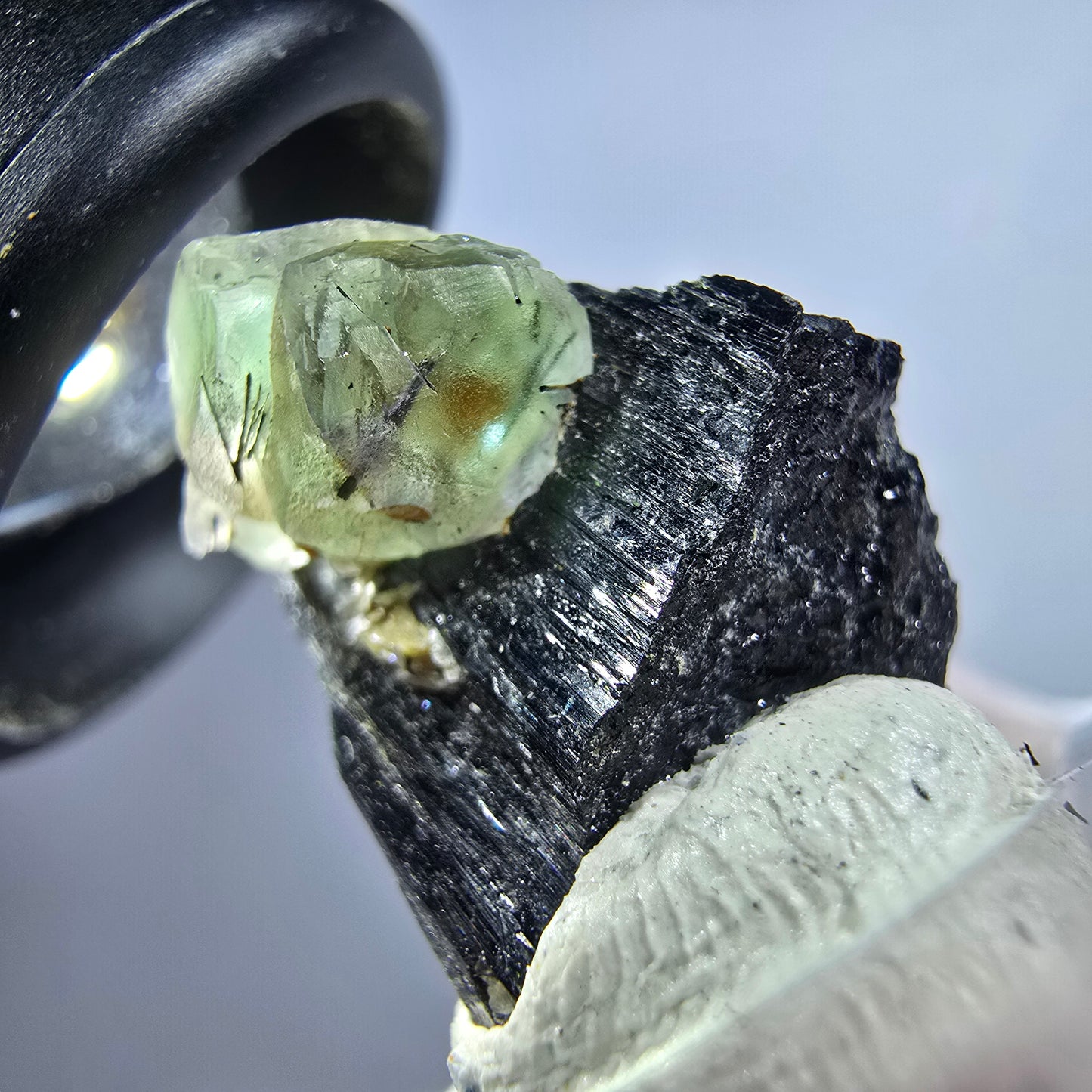 Phantom Fluorit Würfel auf Schörl Turmalin Erongo, Namibia 147*16*16mm #13223