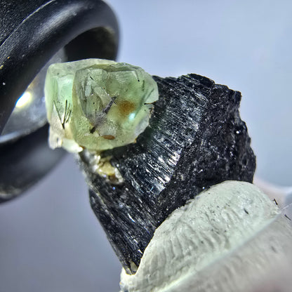 Phantom Fluorit Würfel auf Schörl Turmalin Erongo, Namibia 147*16*16mm #13223
