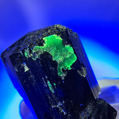 Symmetrische Schörl Turmalin, Hyalit Opal Stufe Erongo, Namibia 25*20*16mm #13225