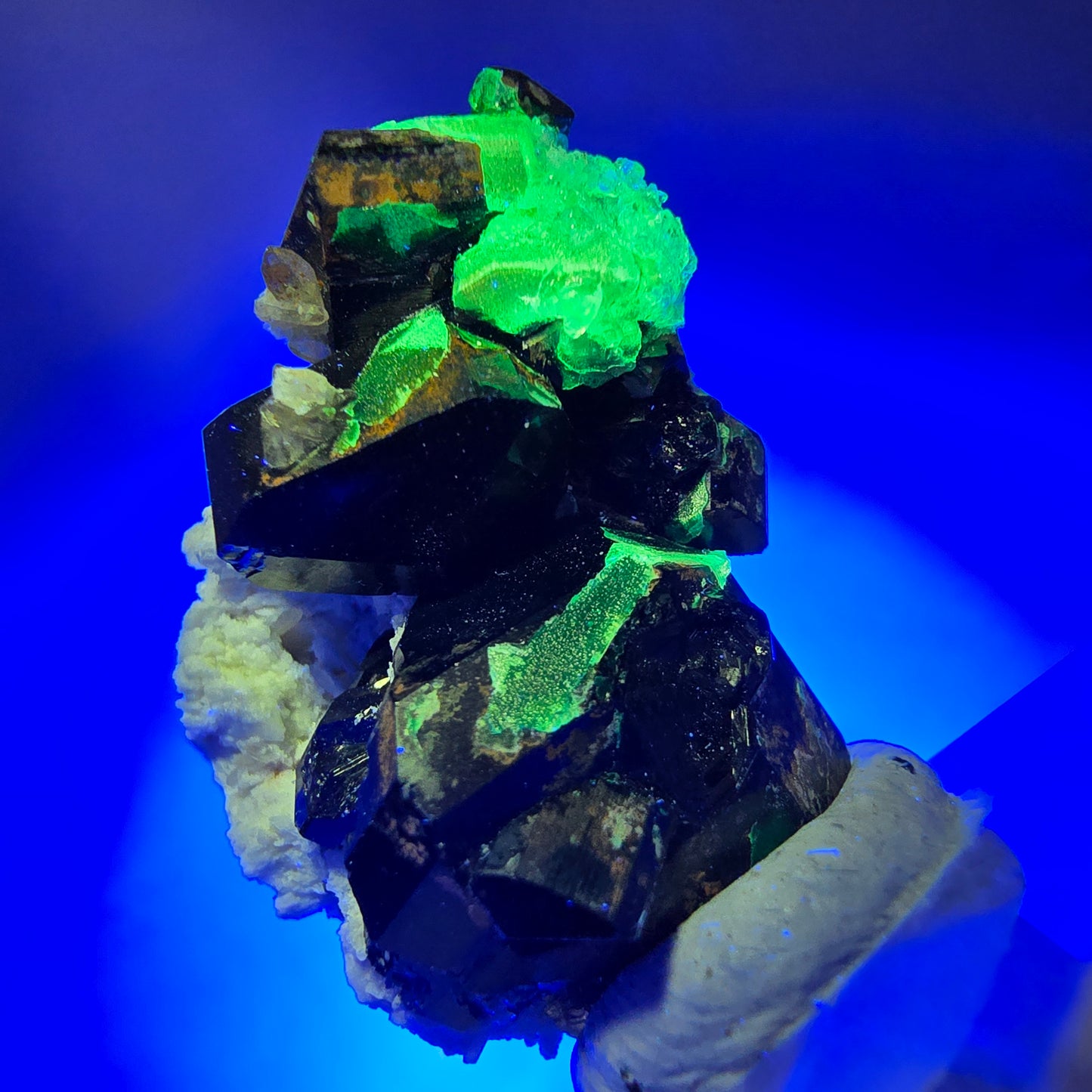 Symmetrische Schörl Turmalin, Hyalit Opal, Orthoklas Stufe Erongo, Namibia 34*21*17mm #13232