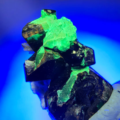 Symmetrische Schörl Turmalin, Hyalit Opal, Orthoklas Stufe Erongo, Namibia 34*21*17mm #13232