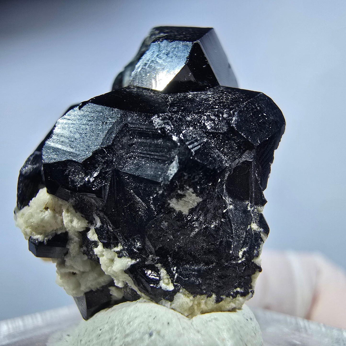Symmetrische Schörl Turmalin, Orthoklas Stufe Erongo, Namibia 26*25*18mm #13236