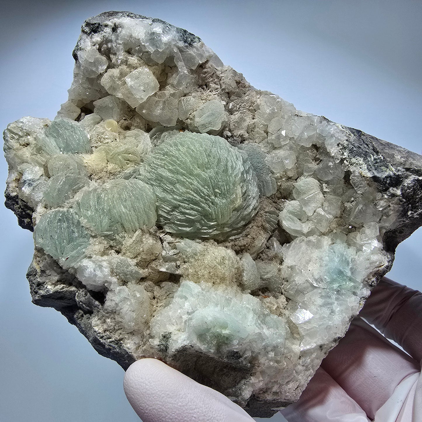 XL Prehnit Kugel, Calcit Würfel, Quarz auf Matrix Goboboseb Namibia 106*110*60mm #13292
