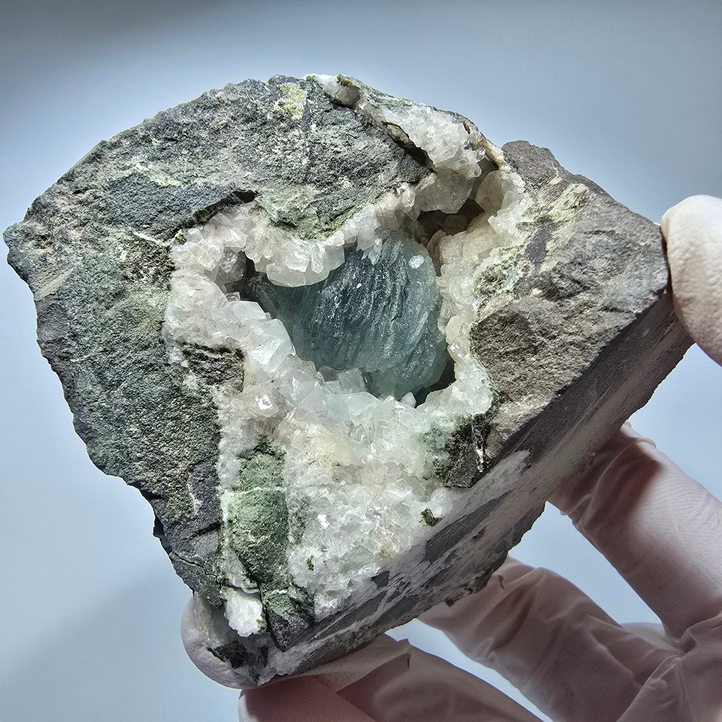 XL Prehnit Kugel, Calcit Würfel, Quarz auf Matrix Goboboseb, Namibia 73*65*61mm #13301