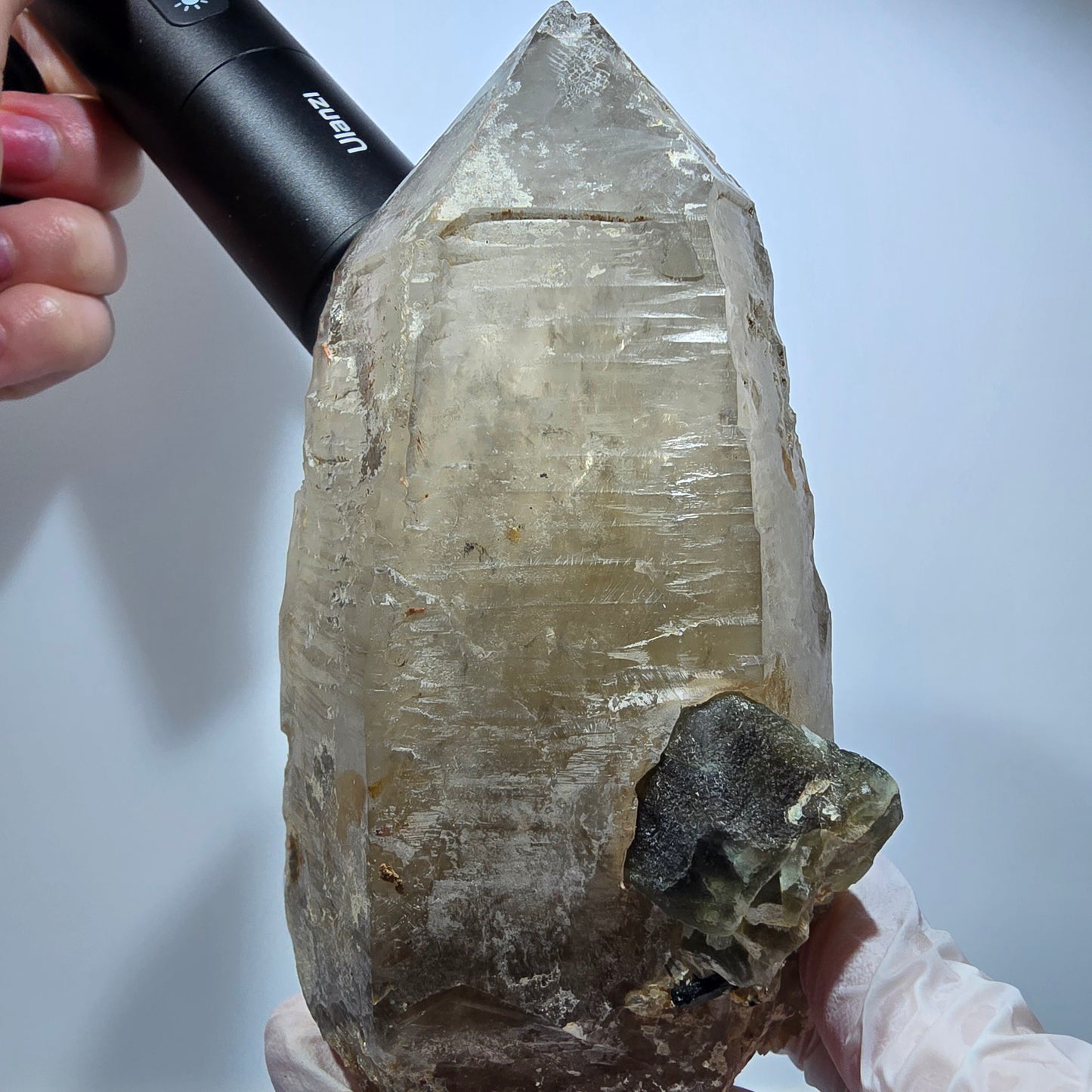 Große Skelett Rauchquarz, Fluorit, Hyalit, Schörl Turmalin Erongo, Namibia 138*71*75mm #13308