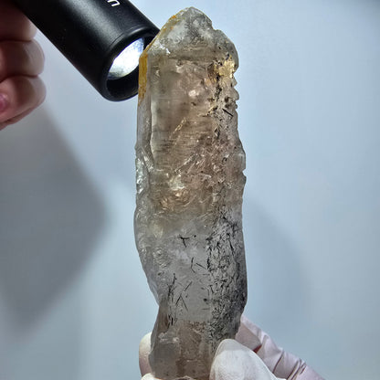Skelett Rauchquarz mit Hyalit, Schörl Turmalin Erongo, Namibia 108*29*26mm #13309